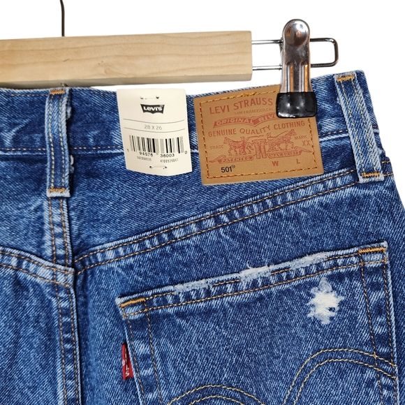 Levi's 501 Original Cropped Distressed Jeans - Picture 10 of 12